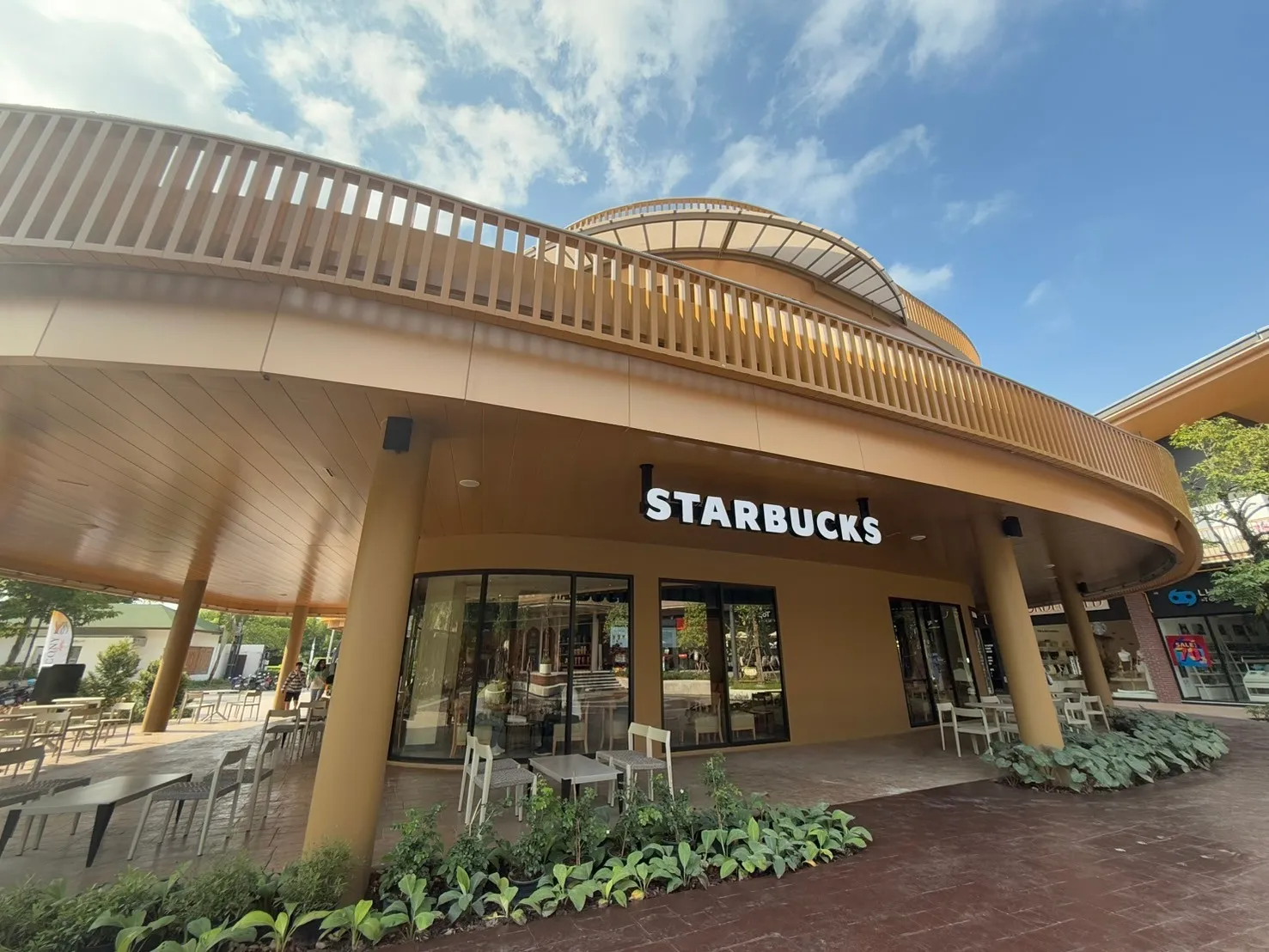 LINE_ALBUM_Starbucks 9168_250207_38